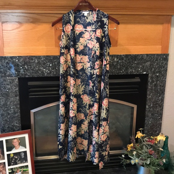 LuLaRoe Tops - Lularoe Kokomo xs
